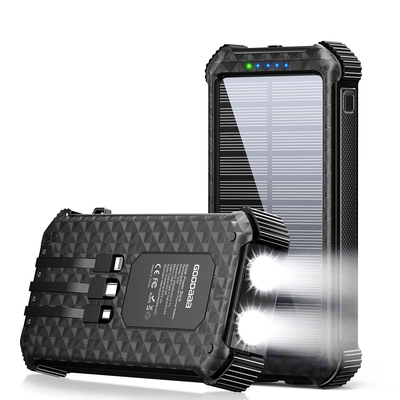 IPX5 เครื่องชาร์จแบตเตอรีพลังงานแสงอาทิตย์แบบพกพากันน้ำ 26800mAh พร้อมสายเคเบิลในตัว 3 เส้น