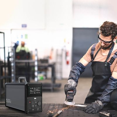 110V เครื่องกำเนิดไฟฟ้าสถานีพลังงานแสงอาทิตย์แบบพกพา Lifepo4 แหล่งจ่ายไฟแบตเตอรี่ 1500w 3000w