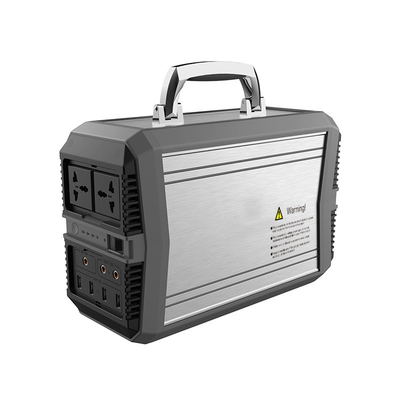 เครื่องกำเนิดพลังงานลิเธียมที่ชาร์จพลังงานแสงอาทิตย์ 300W ช่องจ่ายไฟ AC 220v