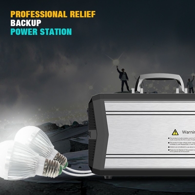 เครื่องกำเนิดพลังงานลิเธียมที่ชาร์จพลังงานแสงอาทิตย์ 300W ช่องจ่ายไฟ AC 220v